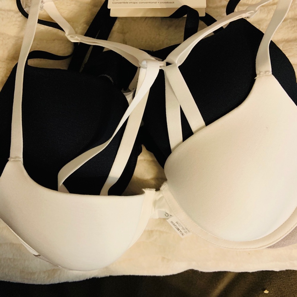 Bras - Picture 3 of 3